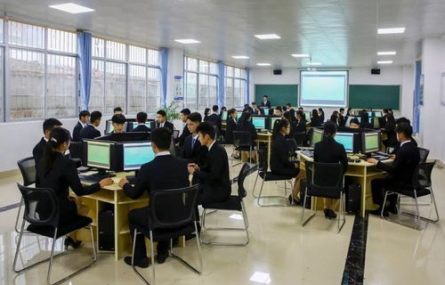 学电子商务专业几年毕业