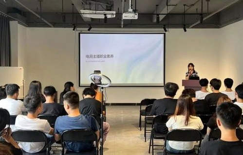 电子商务专业在校怎么样