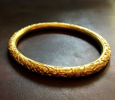 金手镯剪开竟流出液体，轻了近2克，揭秘黄金背后的故事